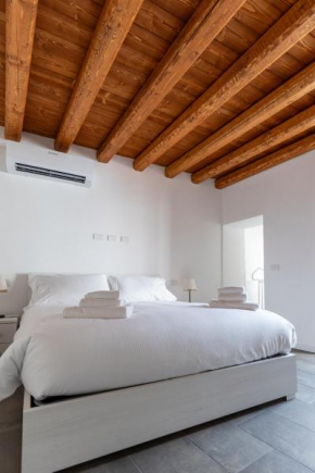 Piazza del Lago Suites